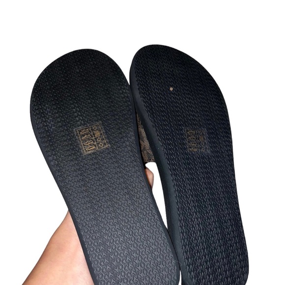 NEW✨Michael Kors MK Signature Logo Print Wade Slide - Picture 5 of 5